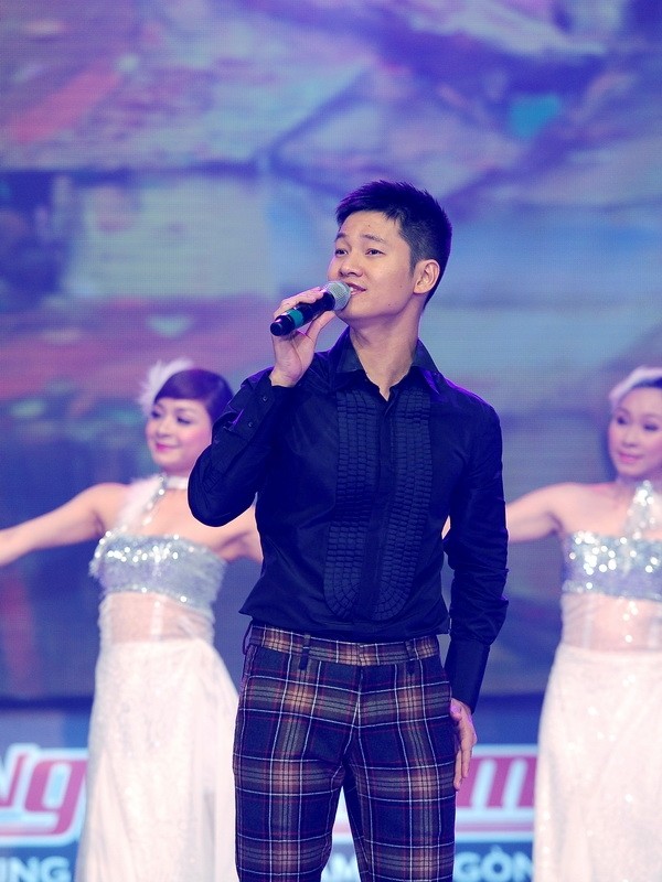 Đức Tuấn biểu diễn ca khúc mới của tác giả Trần Thái Nguyên "Chuyện về một tình yêu".